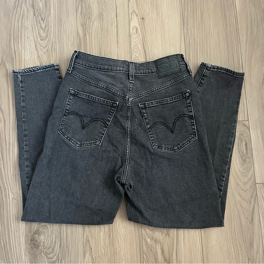 Levi’s Women High Waist Taper Jeans